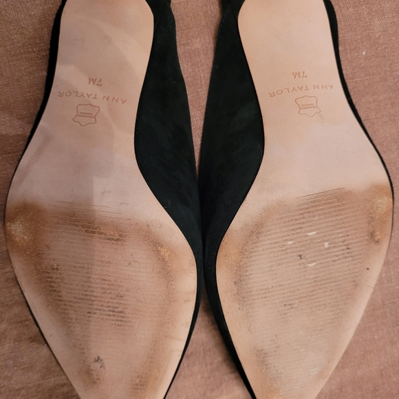 Ann Taylor Suede black mules - Picture 2 of 6